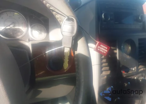 2008 Chrysler Town & Country Touring z USA, uszkodzony, nr VIN 2A8HR54P78R736148